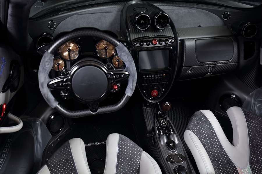 HUAYRA ROADSTER BC detail 4