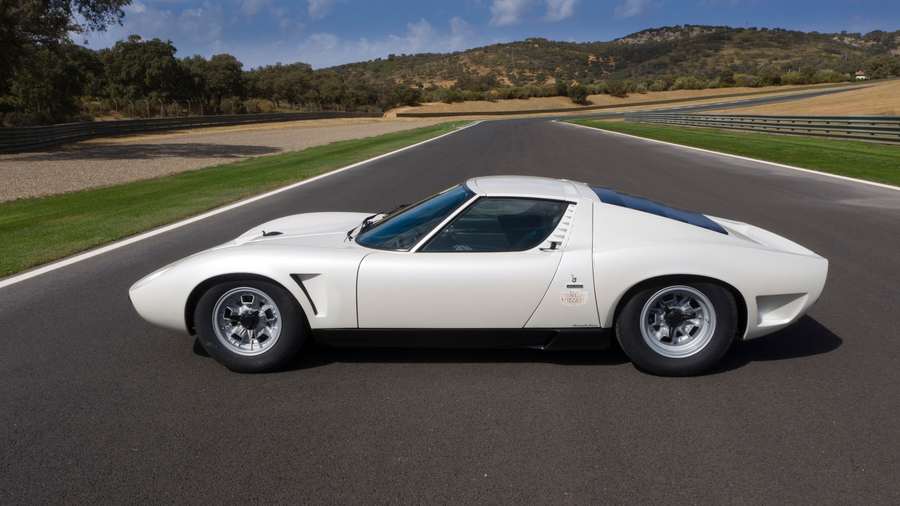 MIURA TARGA SVJ SPYDER detail 1