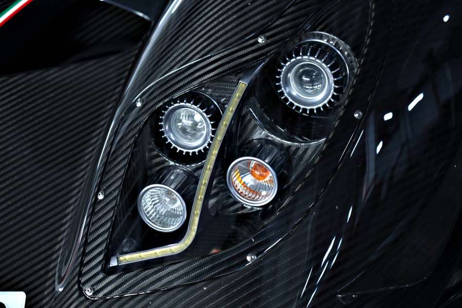 ZONDA C8 S 7.3 detail 1
